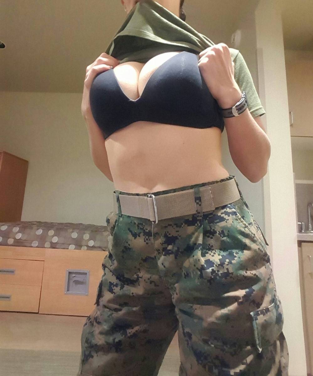 Hotmilitarygirls